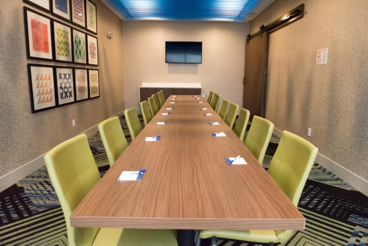 Holiday Inn Express & Suites - Merrillville By Ihg מראה חיצוני תמונה