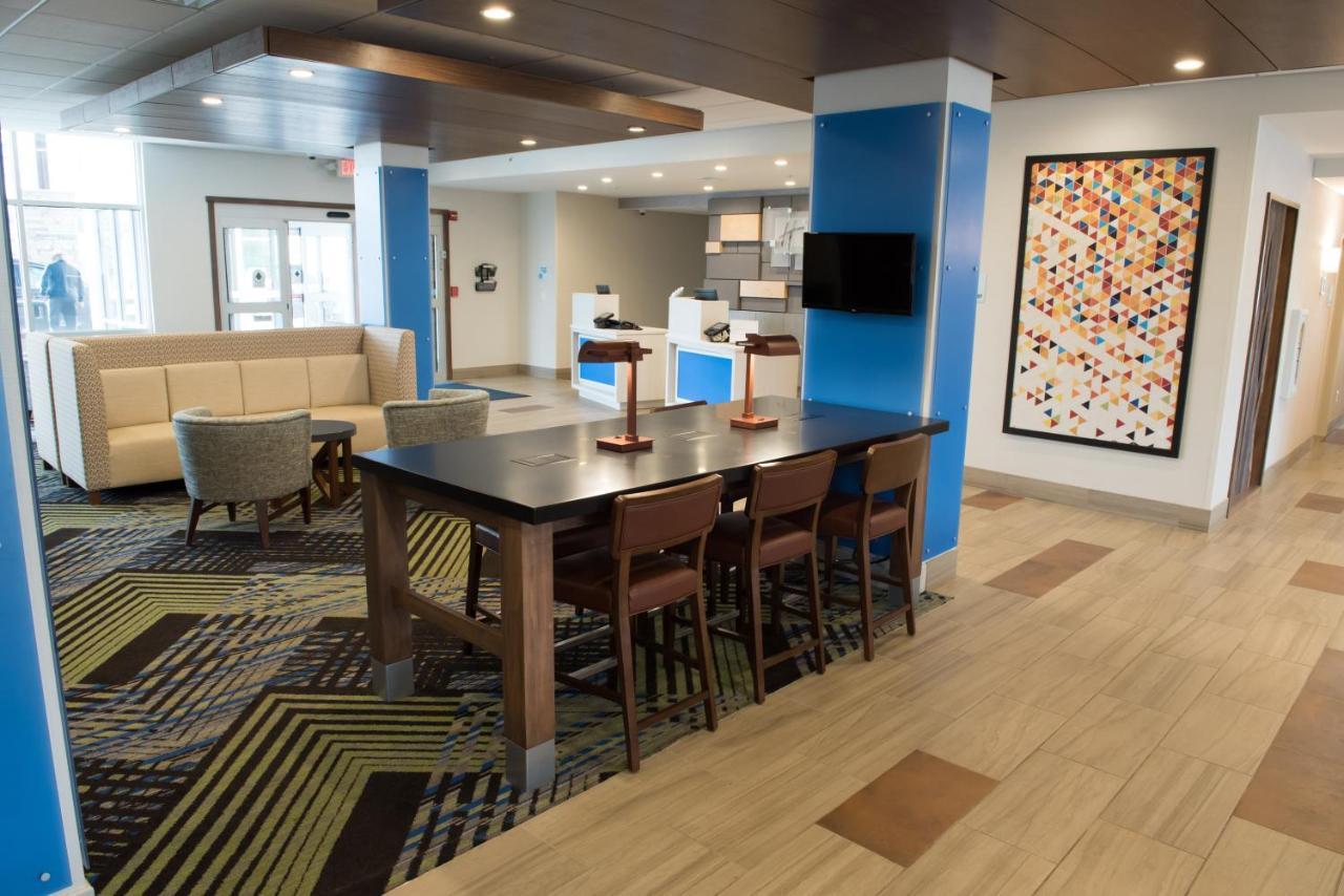 Holiday Inn Express & Suites - Merrillville By Ihg מראה חיצוני תמונה